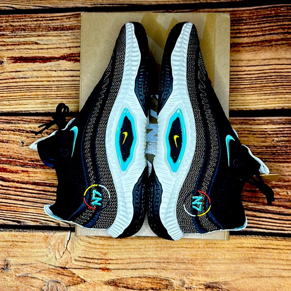Nike Men’s Cosmic Unity 3 “N7”